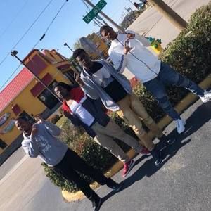 Meet your Posher, Dee